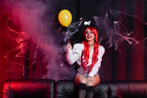 Divertissement magique pour tous : l'art du Magicien, maquillage et sculpteur de ballons