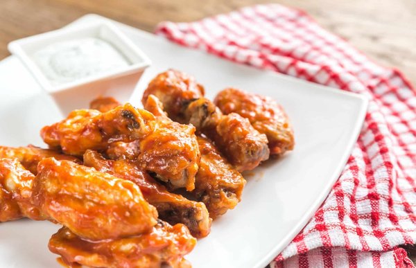 Quelle est la recette secrète pour des ailes de poulet Buffalo épicées ?